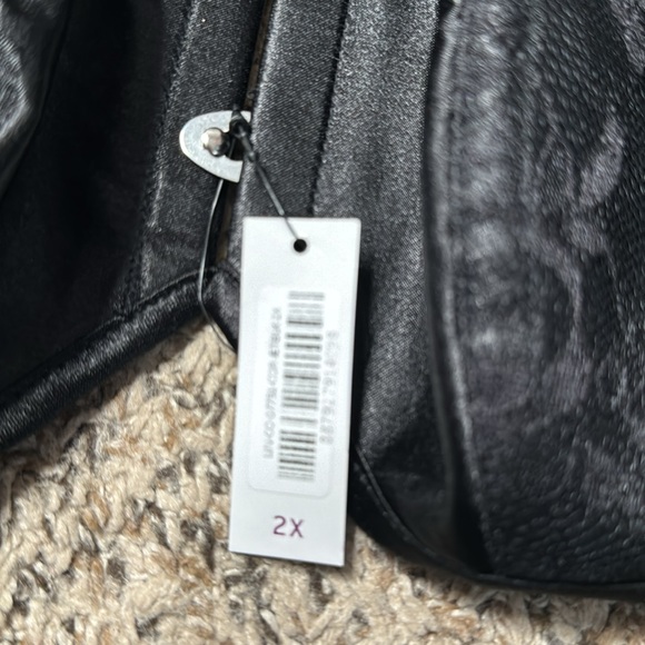 Adore Me Lingerie Set - Picture 5 of 6